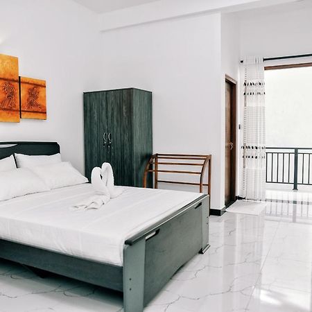 Hotel Aurum Boutique Negombo Esterno foto